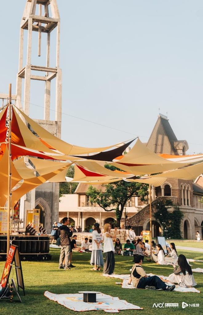 九游娱乐“中国诗词之城”广州国庆假期接待游客1738万人次(图2)