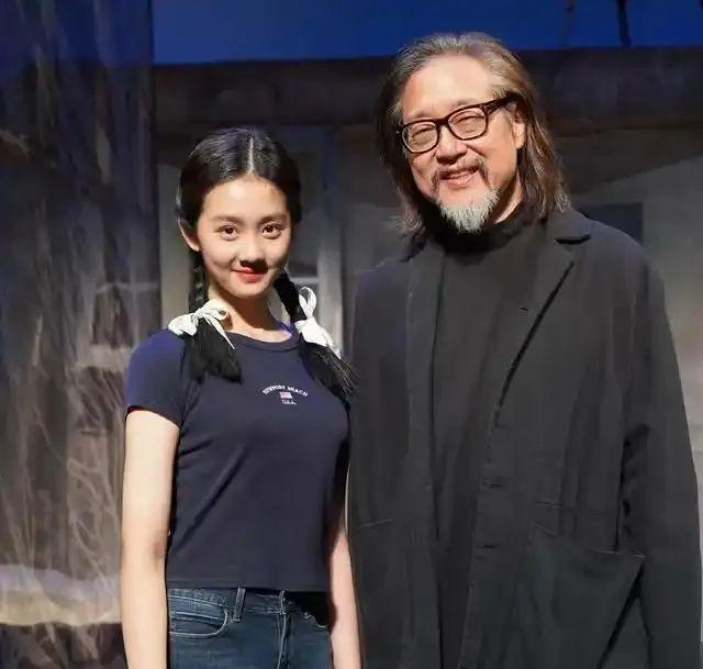 顶配资源加持却遭质疑！黄多多进圈是星二代特权还是实力使然？九游娱乐(图6)