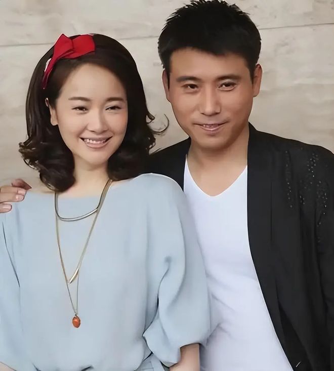 李九游娱乐乃文妻子是杨婷两人相识于中央戏剧学院校园恋情发展为夫妻(图2)