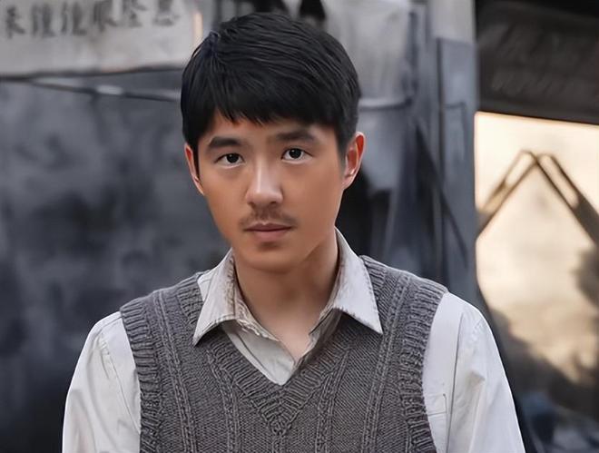 明明九游娱乐挂着“零蛋”却称“百亿票房先生”求求这3位演员别吹了(图3)