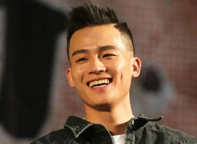 明明九游娱乐挂着“零蛋”却称“百亿票房先生”求求这3位演员别吹了(图6)