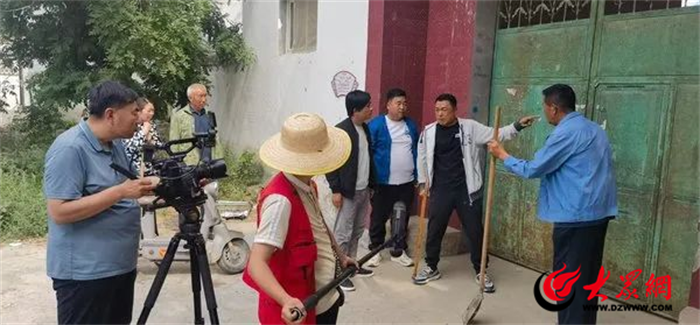 曹县首部原创戏曲电影《吐口唾沫是个钉》获得公映许可证_菏泽新闻_大众网九游娱乐(图1)