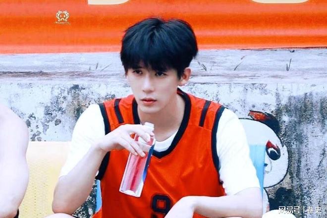 女演员长相多重要九游娱乐？看《陷入我们的热恋》中刘浩存和张昕懿就懂了(图25)