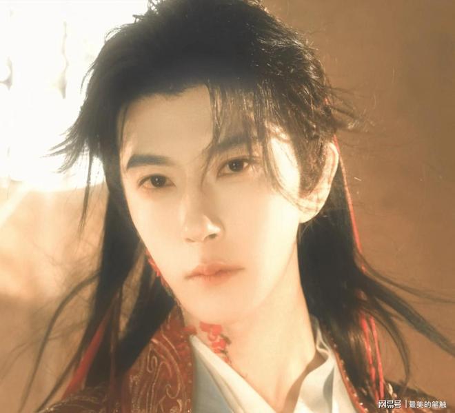 九游娱乐于朦胧去世后另一位明星走上他的后路曾是乔峰配音演员(图12)