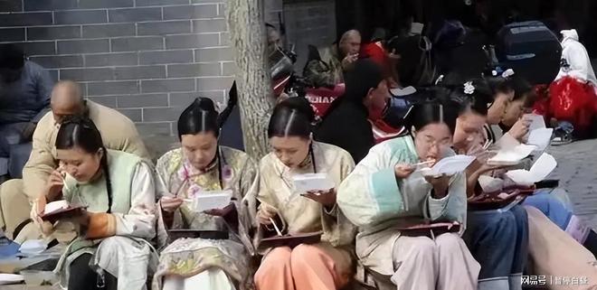 九游娱乐影视寒冬只寒腰部艺人？网友：太好了终于可以少看点烂剧了(图3)