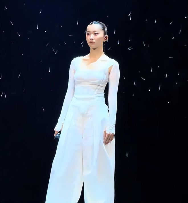 各大晚会成星二代练习场扎堆出道不九游娱乐能只靠硬捧有实力才是王道(图7)