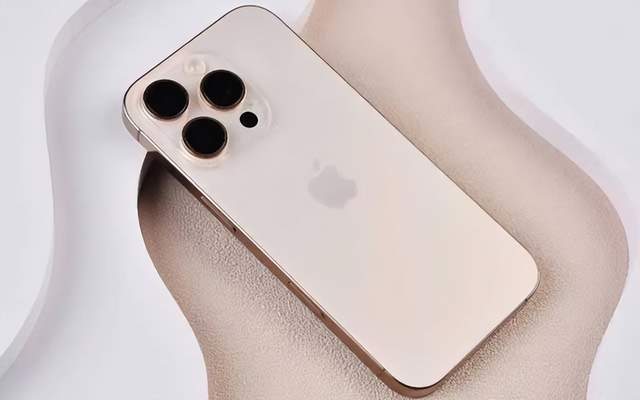 苹果彻底“九游娱乐摊牌了”iPhone16Pro跌价2500元售价更亲民了(图3)