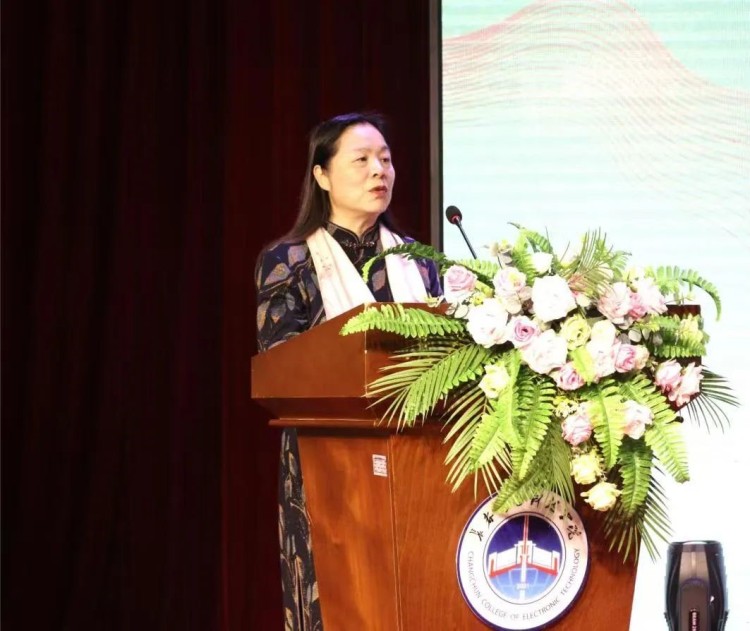 科技艺术齐绽放！贵阳少儿图书馆这九游娱乐场活动点燃孩子成长新体验