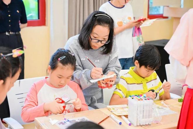 解码居九游娱乐住基因、社区空间再造、未来居住畅想……杨浦青少年探索“我们的美好生活”(图4)