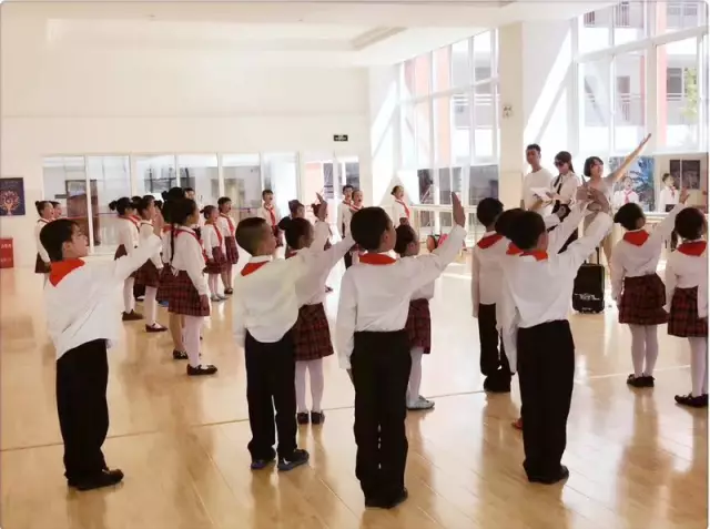 重大福利！30九游娱乐0个名额与大咖一起读诗速度来报名(图7)