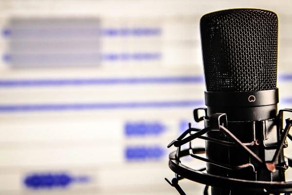 九游娱乐一村民称耕地被倾倒工业垃圾 企业称“向村民交过钱” 当地环保部门已立案