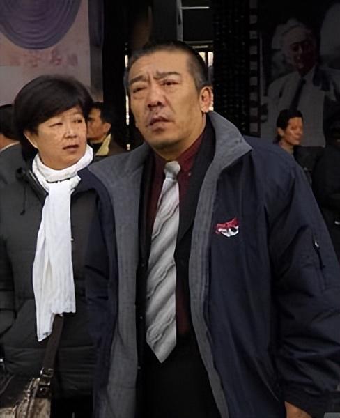 九游娱乐上海主持崔杰：娶乔奇女儿主持《相约星期六》69岁是当红演员(图9)