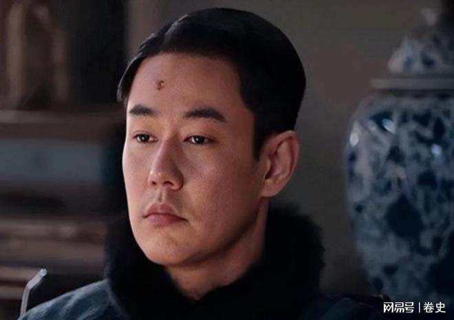 九游娱乐爸爸是国家一级演员出道15年不温不火36岁靠《四喜》终于红了(图2)