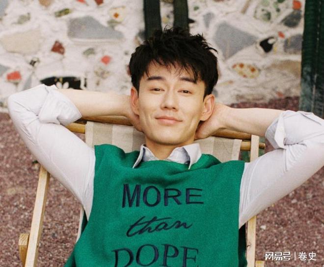 九游娱乐爸爸是国家一级演员出道15年不温不火36岁靠《四喜》终于红了(图8)