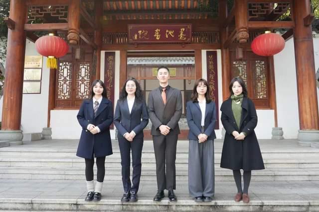 九游娱乐研究生、海外留学经历占比50%+！成都绵实外最强高中外语组 。(图7)