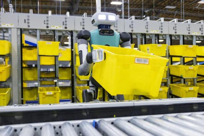 全美60万岗人类出局三年暴省126亿！机九游娱乐器人大军入厂(图3)