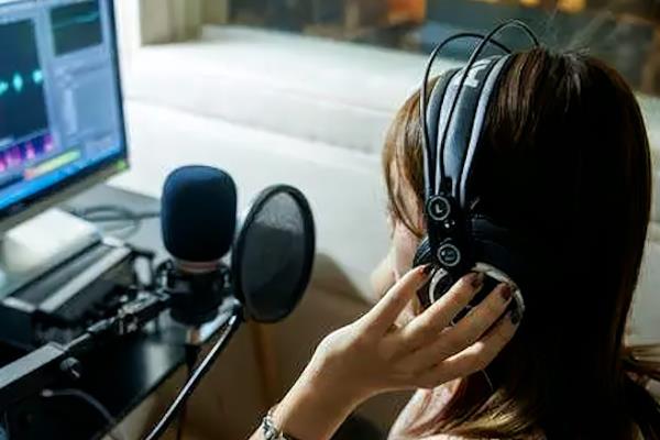 张珈铭：在配音背后热爱与职业九游娱乐的交融