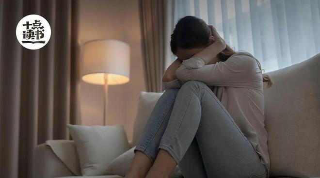 九游娱乐长期很焦虑的中年人大多被这3种心态反复折磨想逃都逃不掉(图2)