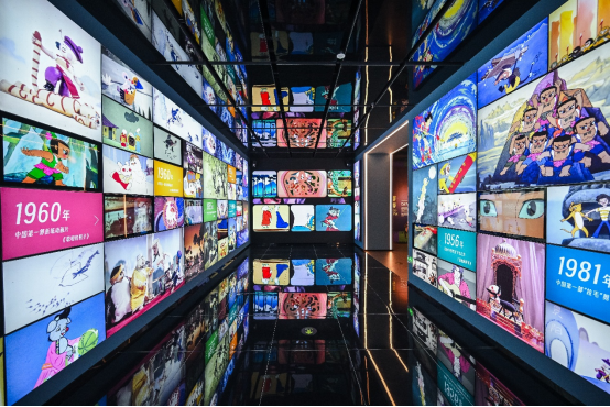重庆来福士新春双重焕新 《我九游娱乐们一起爱着的上美影》上美影经典动画回顾展首登山城艺术驻留季共启无界美学(图2)