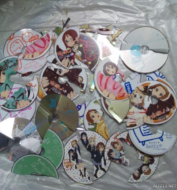 九游娱乐当听闻自己喜欢的声优将要结婚时粉丝们的表现方式大相径庭(图2)