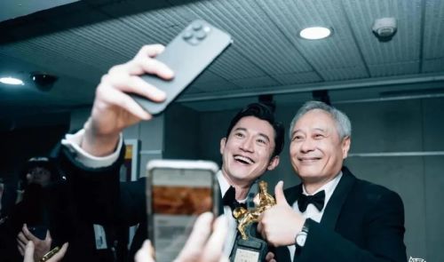 九游娱乐性感阴湿男正在统治内娱(图15)