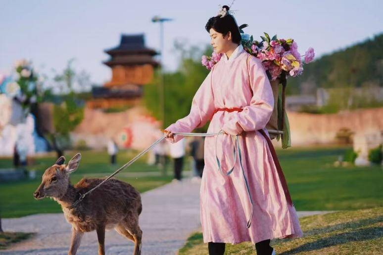 尼山鲁九游娱乐源村五一国风文旅盛宴：邀你赴明星之约、赏国潮之美(图4)