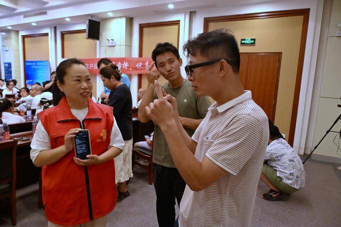 九游娱乐中国联通客户日“暑期课堂”清凉上线多元惠民服务守护群众美好生活(图3)