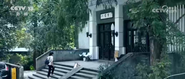 银幕“种草”打卡老厂房、踏浪赏九游娱乐景寻仙“影视IP+文旅”破圈激活消费新引擎(图1)